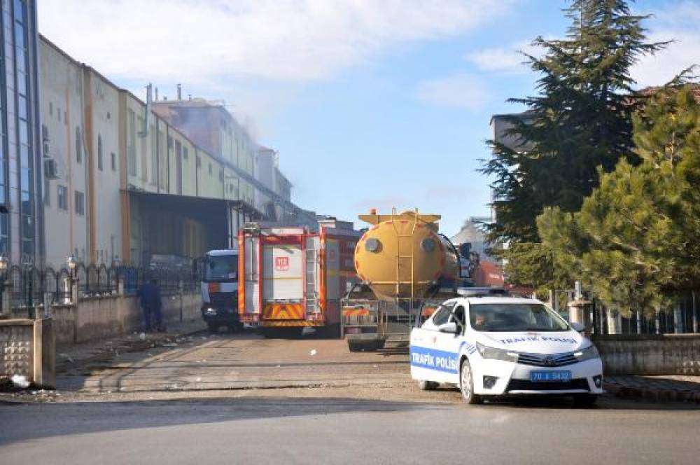 Bisküvi fabrikasındaki yangın 4,5 saatte söndürüldü
