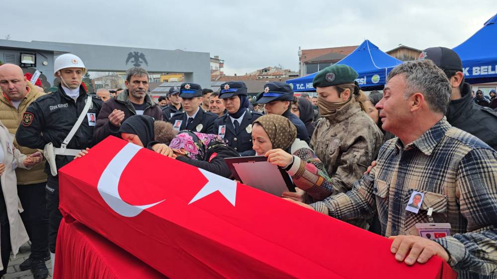 Kazara kendini vuran polis memuru i&ccedil;in emniyette t&ouml;ren