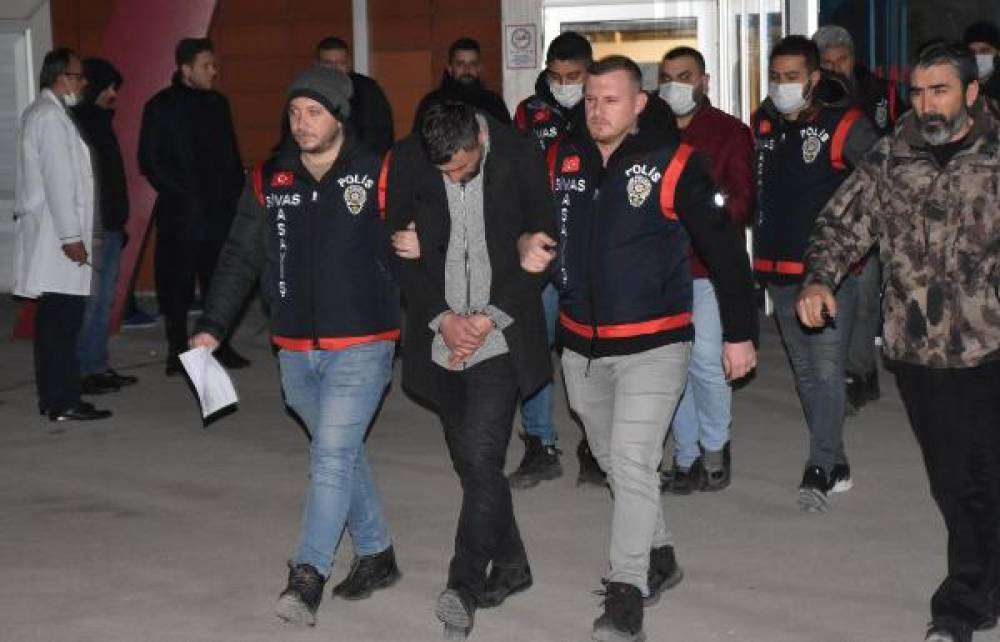 7 yıldır kayıp olan Emrah’ı akrabaları öldürüp, ahır bahçesine gömmüş