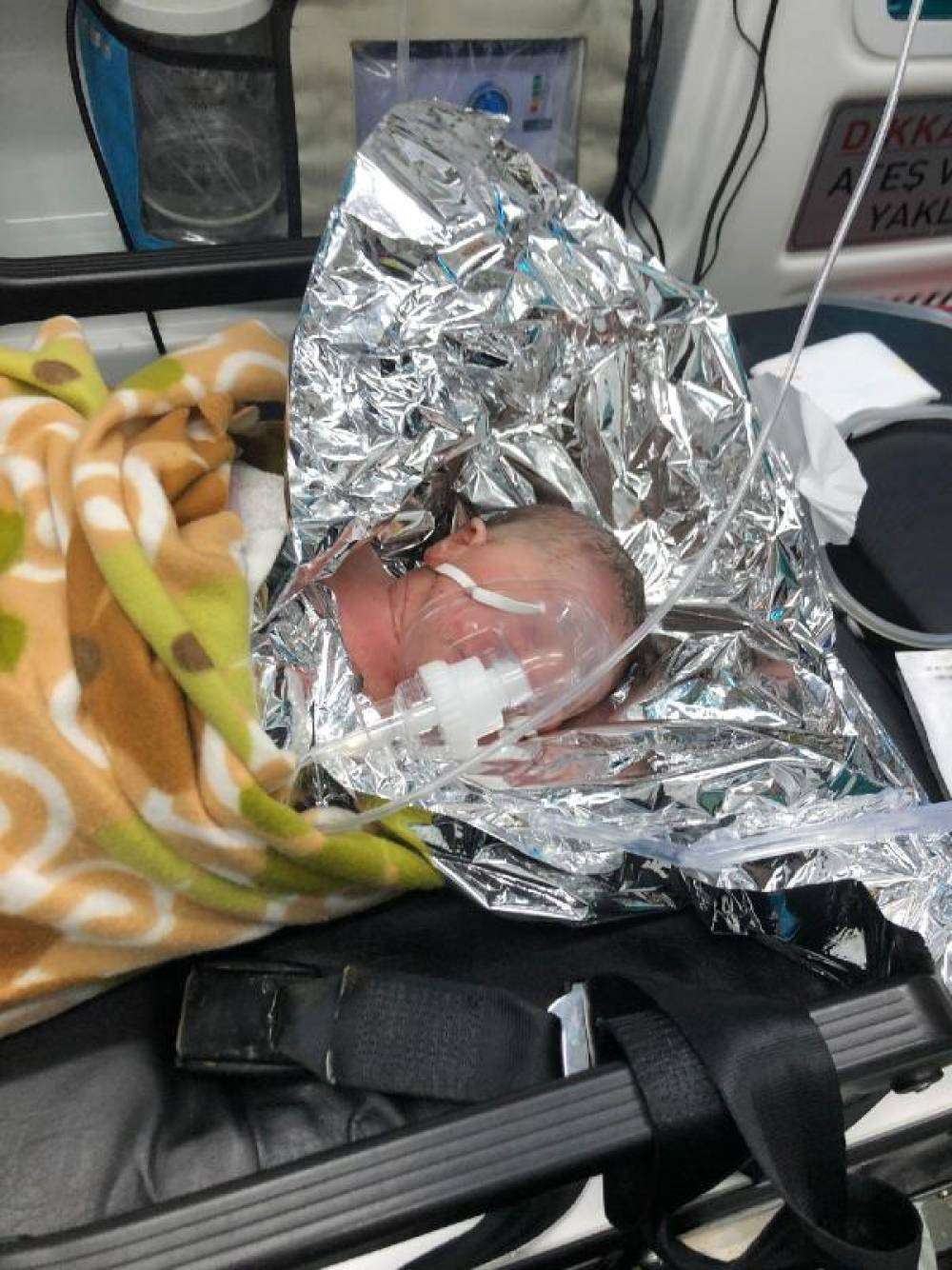 Şanlıurfa’da, sokağa terk edilen bebek korumaya alındı 