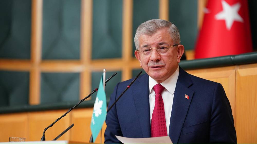 Davutoğlu: Yeni Yol Grubu'nu dağıtmak &uuml;zere yapacağınız her hamleyi başınızda kırarız