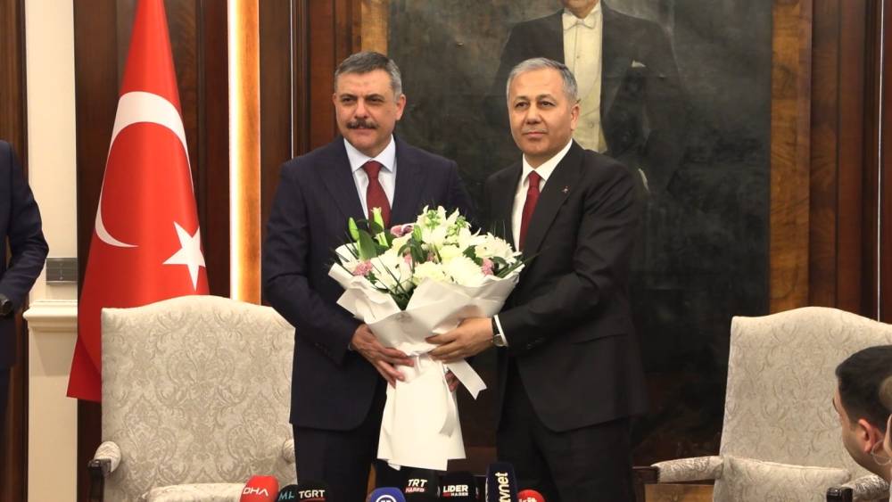 Mustafa &Ccedil;ift&ccedil;i, İ&ccedil;işleri Bakanlığı g&ouml;revini devraldı