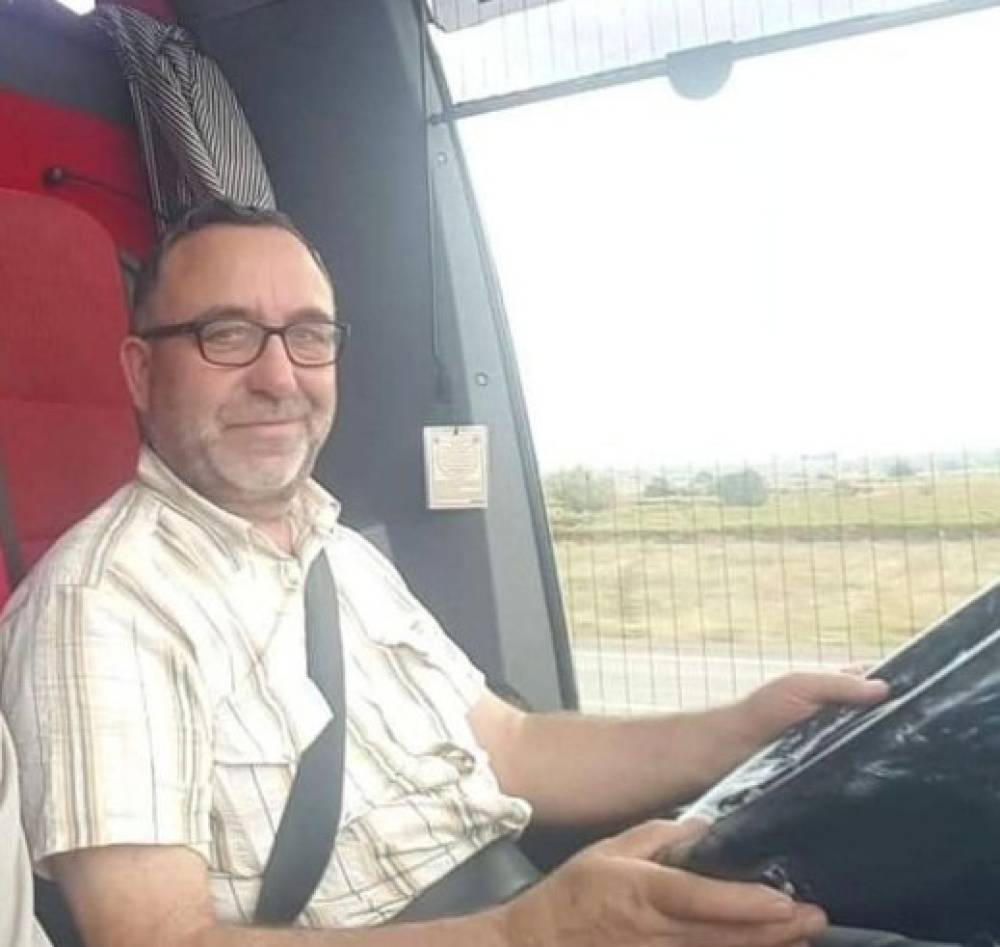 Manisa'da tur otob&uuml;s&uuml; devrildi; 11 &ouml;l&uuml; 
