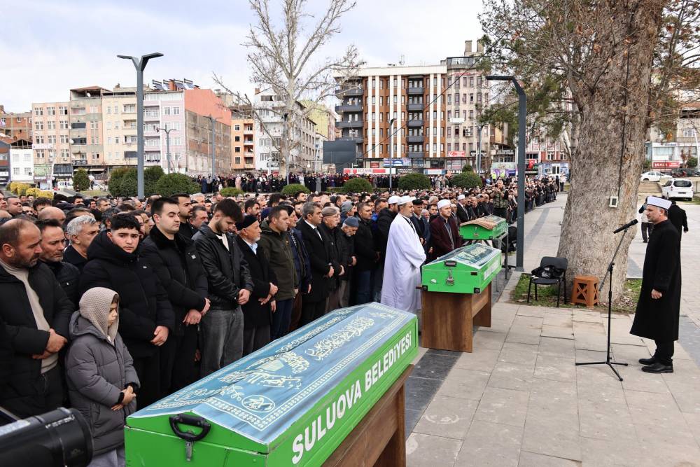 Biyogaz tesisinde zehirlenen 3 iş&ccedil;i, son yolculuklarına uğurlandı