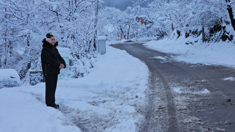 Zonguldak kar altında; 133 k&ouml;y yolu kapalı