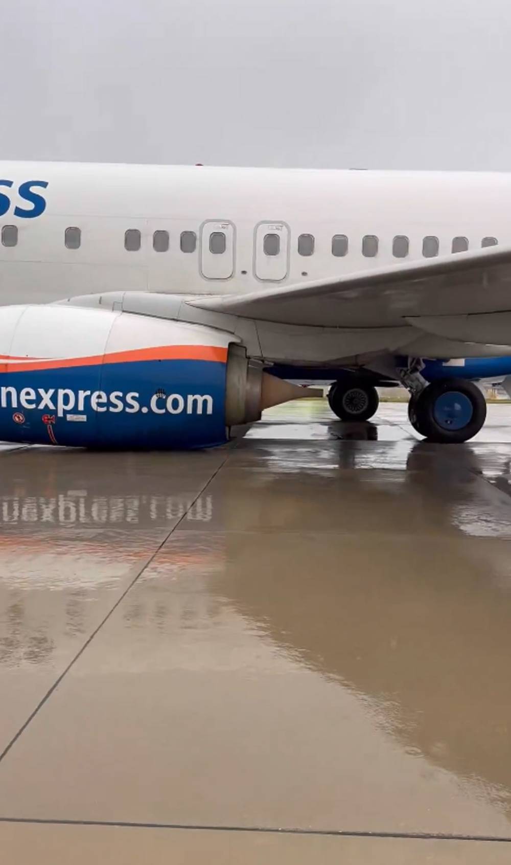 Kalkışa hazırlanan u&ccedil;ağın iniş takımları kırıldı