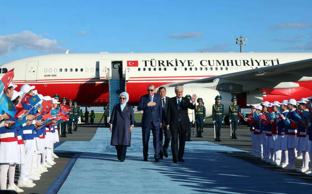 Cumhurbaşkanı Erdoğan, Kazakistan'da resmi t&ouml;renle karşılandı