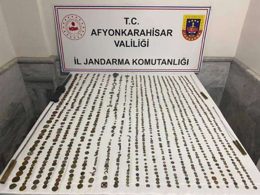 Durdurulan araçta tarihi eser bulundu