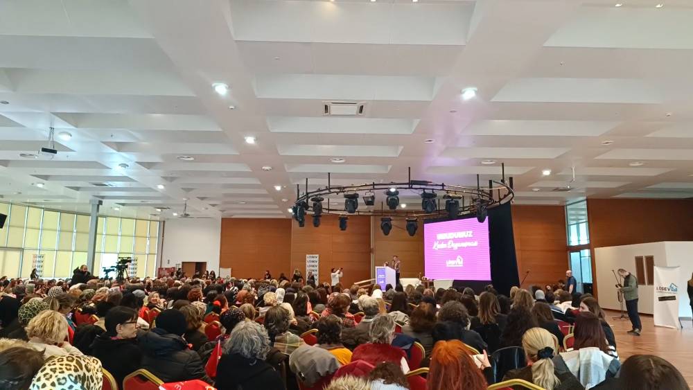 L&Ouml;SEV d&uuml;zenlediği toplantıda, kadının sağlığı ve toplumdaki yeri konuşuldu