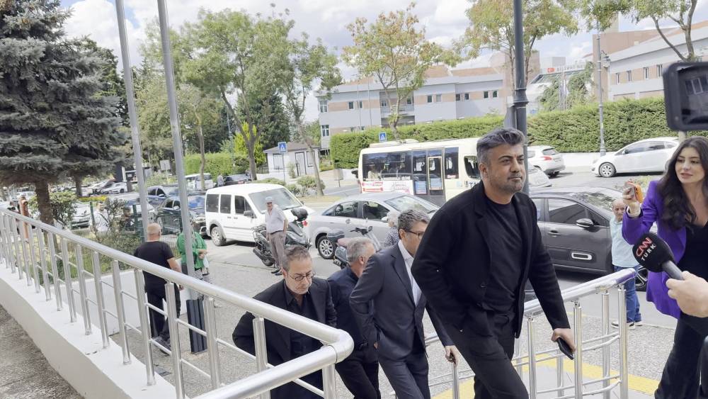 'Kurtlar Vadisi' dizisinin senaristleri ifade vermek i&ccedil;in Silivri Adliyesi'ne geldi