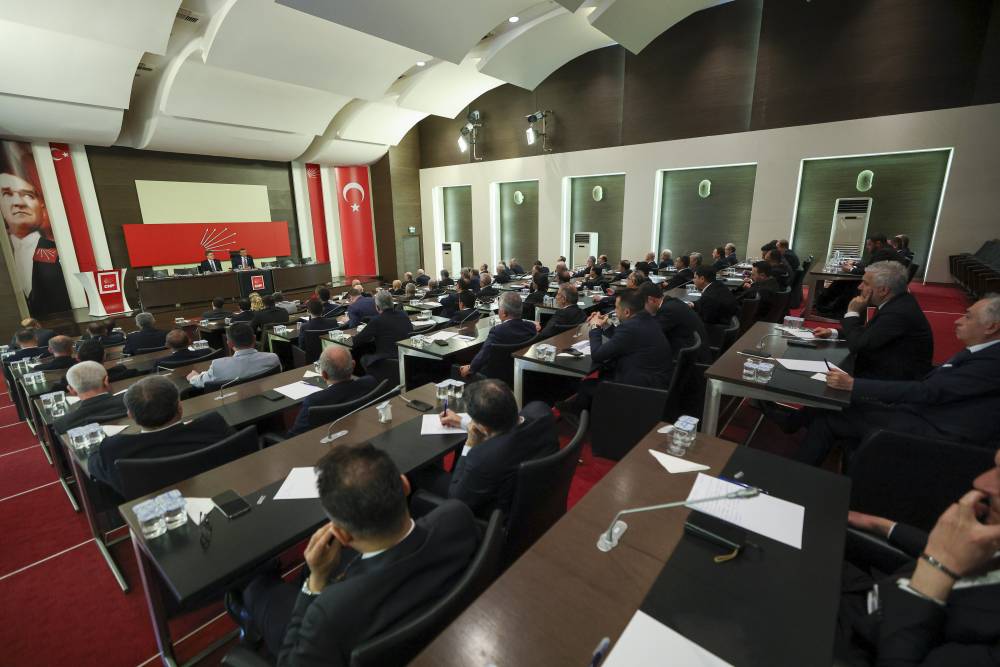 &Ouml;zg&uuml;r &Ouml;zel, il başkanları ile bir araya geldi