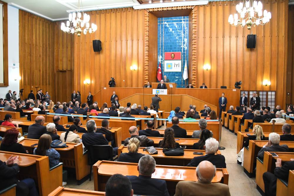 Dervişoğlu: Erdoğan istiyor diye anayasa değişikliğini desteklemeyeceğiz