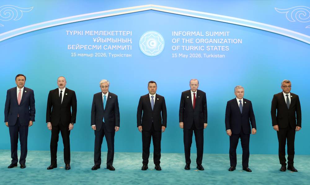 Cumhurbaşkanı Erdoğan, T&uuml;rk Devletleri Teşkilatı Gayriresmi Zirvesi'nde aile fotoğrafı &ccedil;ekimine katıldı