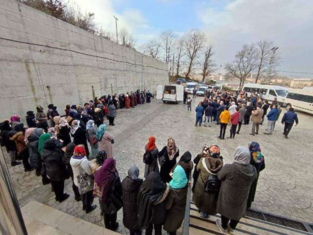 Kazada ölen Eda Nur öğretmen ve imam eşi son yolculuklarına uğurlandı