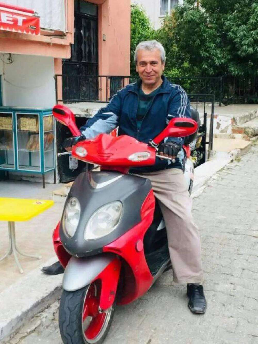 TIR'ın altında kalan motosikletli öldü