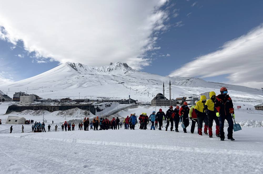 Erciyes'te 171 personelin katılımı ile &ccedil;ığ tatbikatı