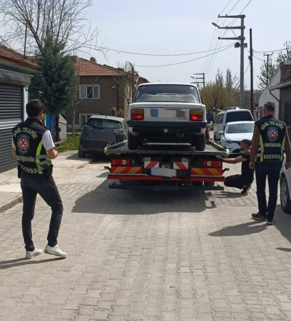 Eskişehir&rsquo;de otomobille drift atan s&uuml;r&uuml;c&uuml;ye 340 bin lira ceza