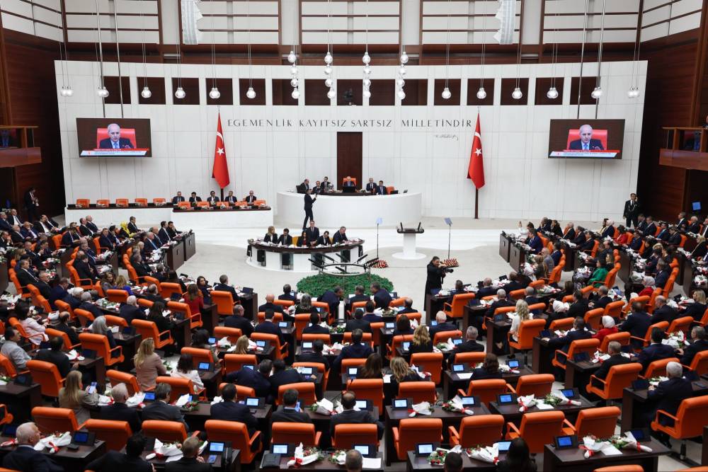 TBMM Genel Kurulu'nda, 'T&uuml;rk Kızılay Kanunu Teklifi'nin ilk 3 maddesi kabul edildi