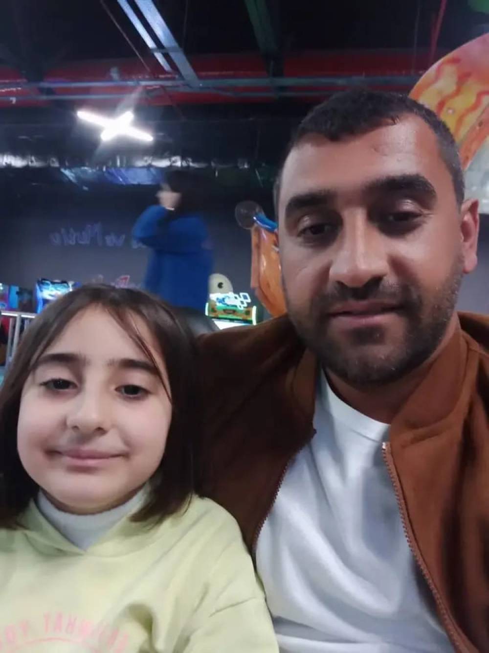 Kızını boğup, cesedini k&ouml;m&uuml;rl&uuml;ğe saklayan baba, cezaevindeki koğuşunda &ouml;l&uuml; bulundu