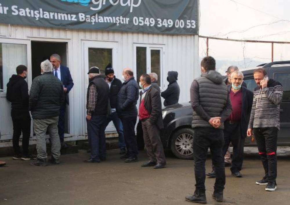 Kur artışına rağmen gübreyi eski fiyattan satışa başladı, üreticiler akın etti