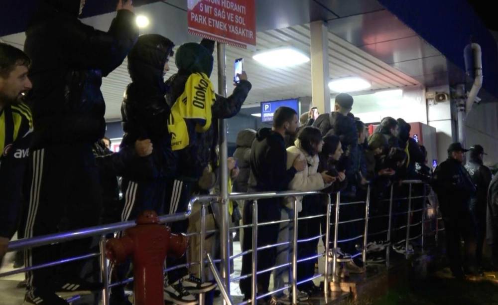 Fenerbah&ccedil;e, Antalya'ya geldi