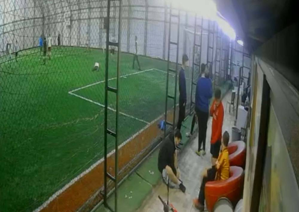 Halı sahada kalp krizi ge&ccedil;iren &ouml;ğretmenden acı haber (2)