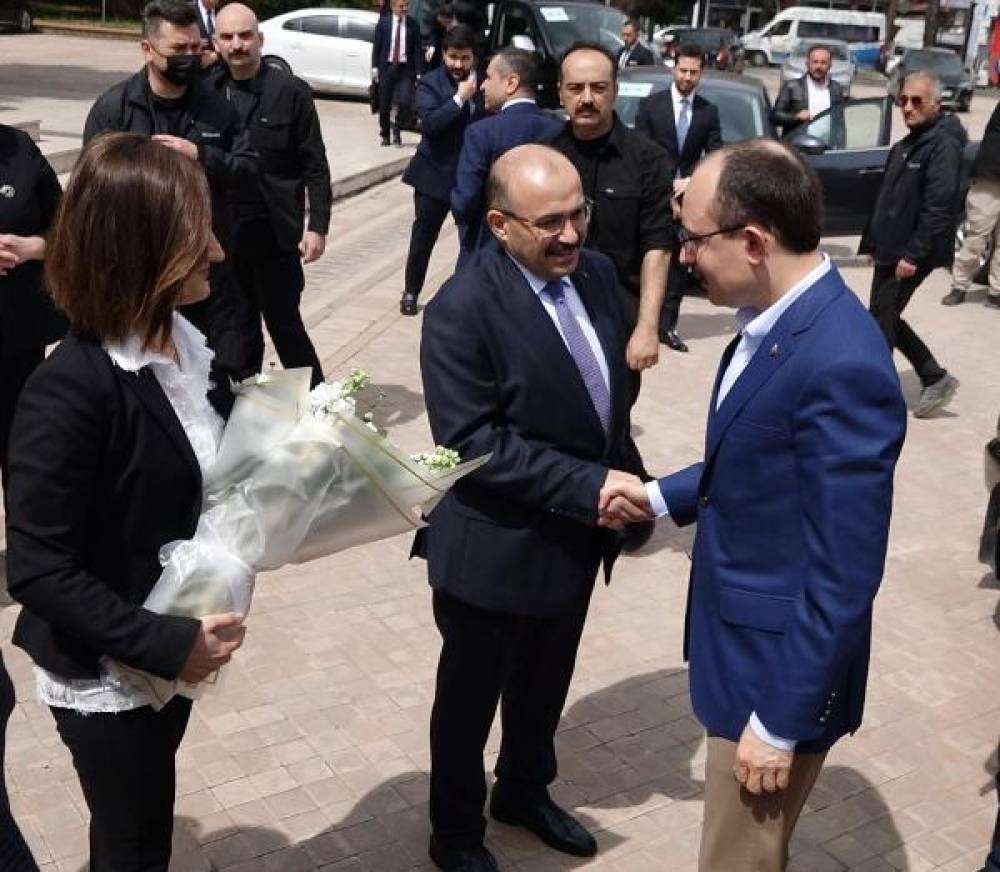 Bakan Muş Trabzon'da ziyaretlerde bulundu