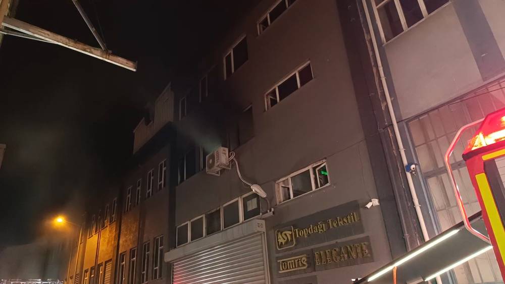 Bursa'da tekstil at&ouml;lyesinde yangın