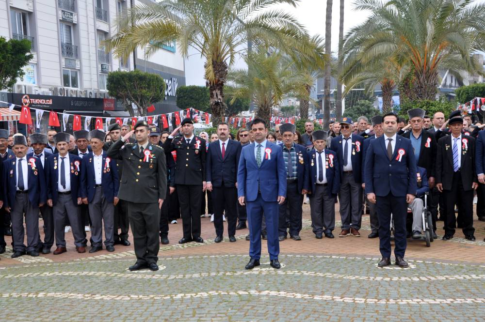 &Ccedil;anakkale şehitleri t&ouml;renle anıldı