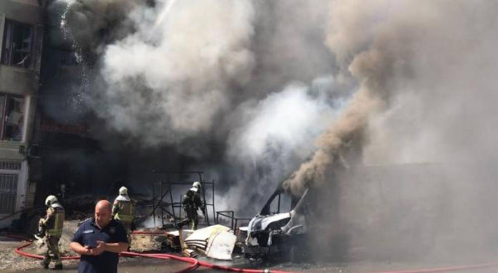 Ankara'da sünger fabrikasında yangın; 1 ölü (2)