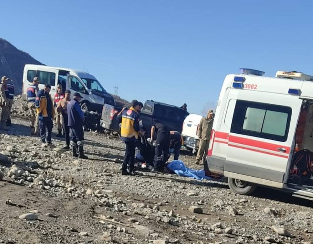 El freni çekilmeden park edilen kamyonet, baraj gölüne düştü; 1 ölü
