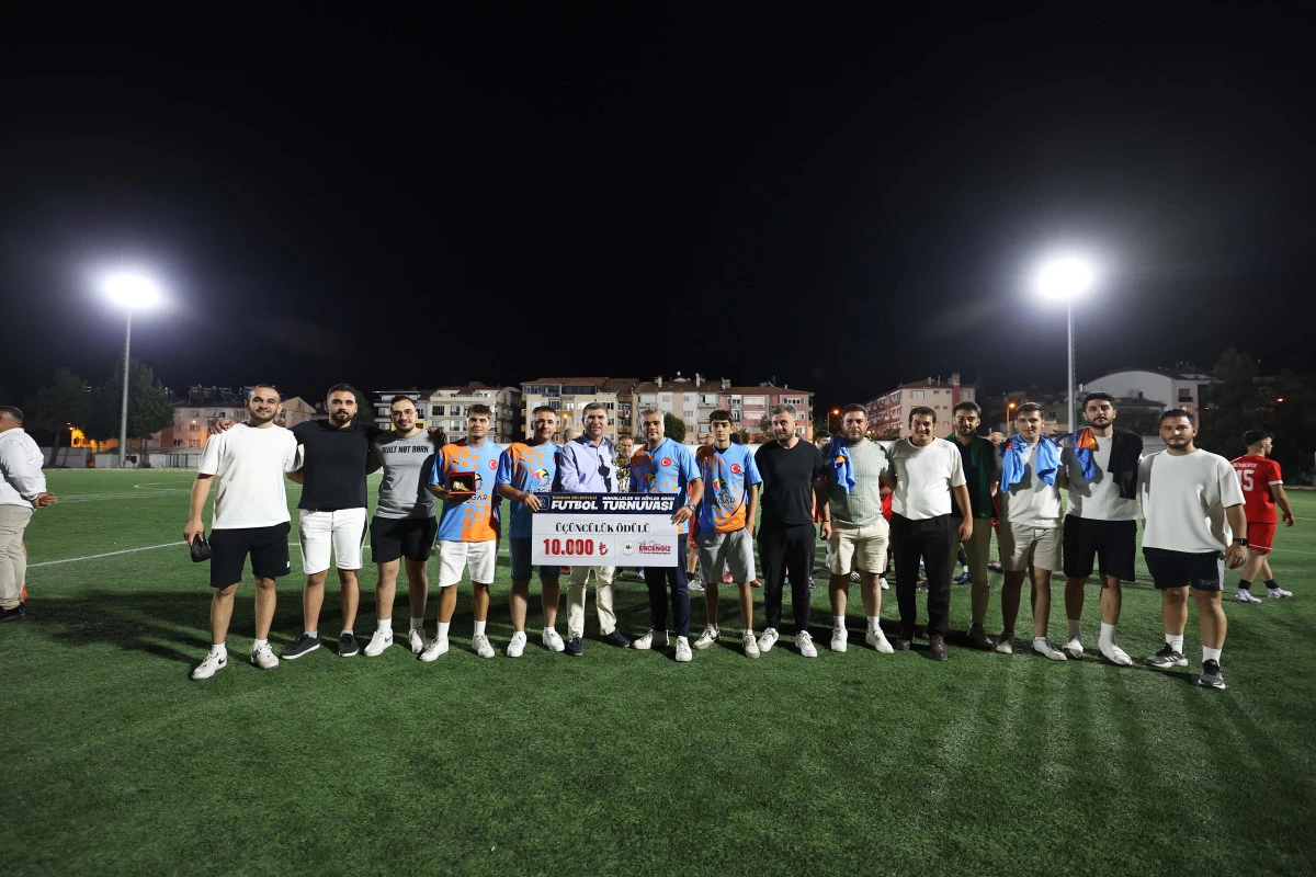 2. Mahalleler ve Köyler Arası Futbol Turnuvası Şampiyonu Necatibey Mahallesi