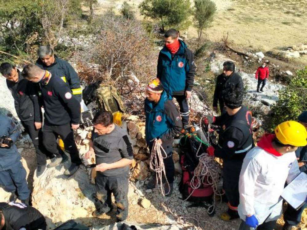 Define kazısında öldü