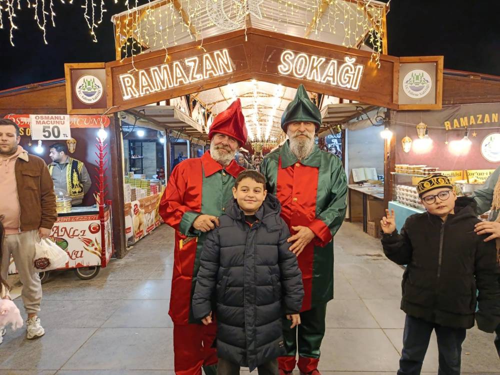  Orucun en son a&ccedil;ıldığı Edirne'de, Selimiye g&ouml;lgesinde 'Ramazan Sokağı' kuruldu