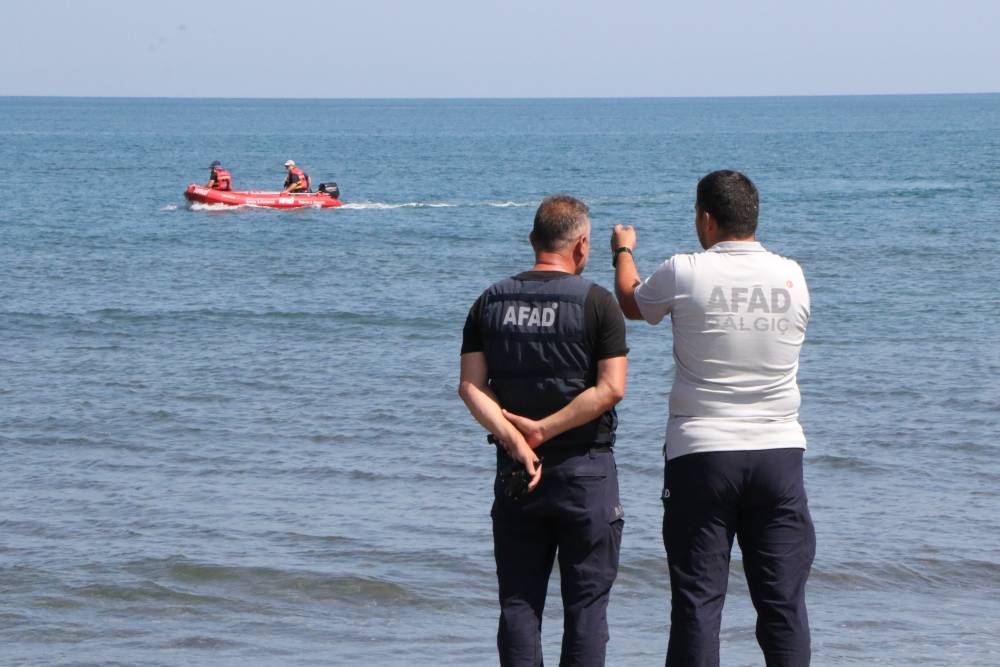 Samsun'da 2 kişinin &ouml;ld&uuml;ğ&uuml; batan tekne bulundu, kayıp kişinin cesedine ulaşıldı (2)