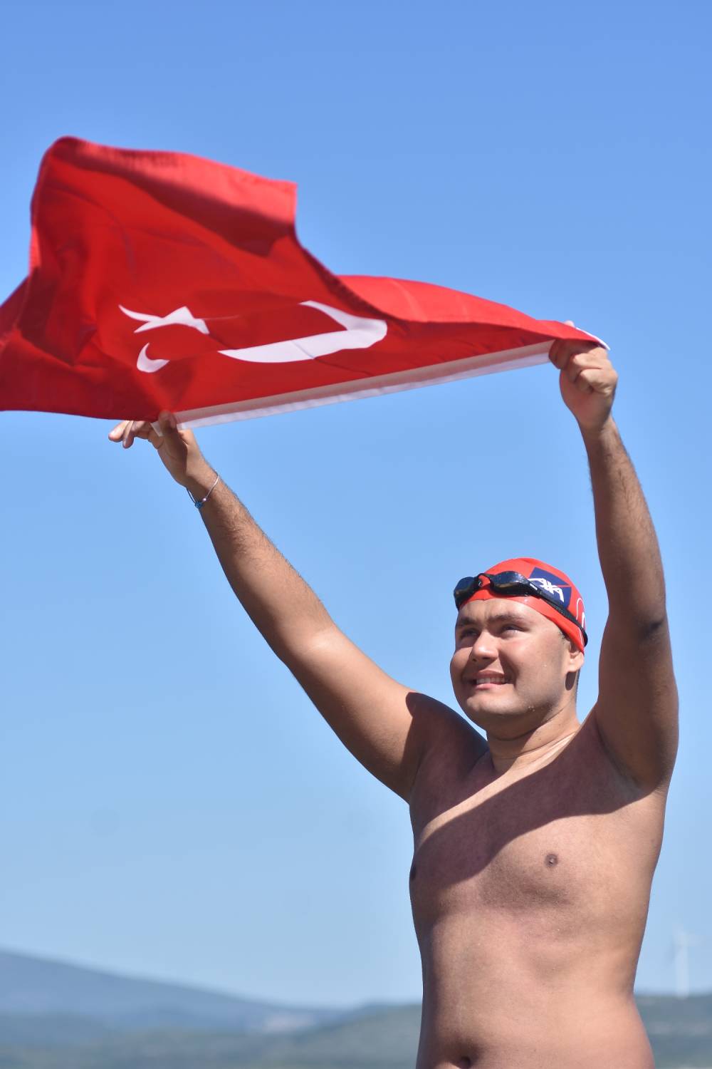 Otizmli rekortmen y&uuml;z&uuml;c&uuml; Tuna Tunca&rsquo;nın yeni hedefi Catalina Kanalı