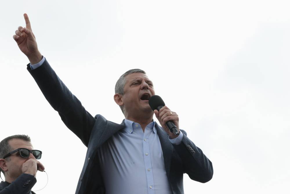 &Ouml;zg&uuml;r &Ouml;zel: Siyaset&ccedil;iyi başsavcı, sonra da o başsavcıyı tekrar siyaset&ccedil;i yapmıştır