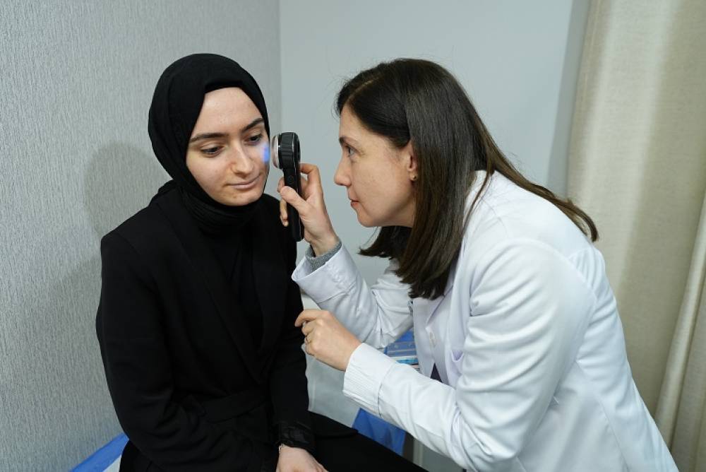 &lsquo;Y&uuml;zdeki kızarıklık ve yanma G&uuml;l hastalığının habercisi olabilir&rsquo;