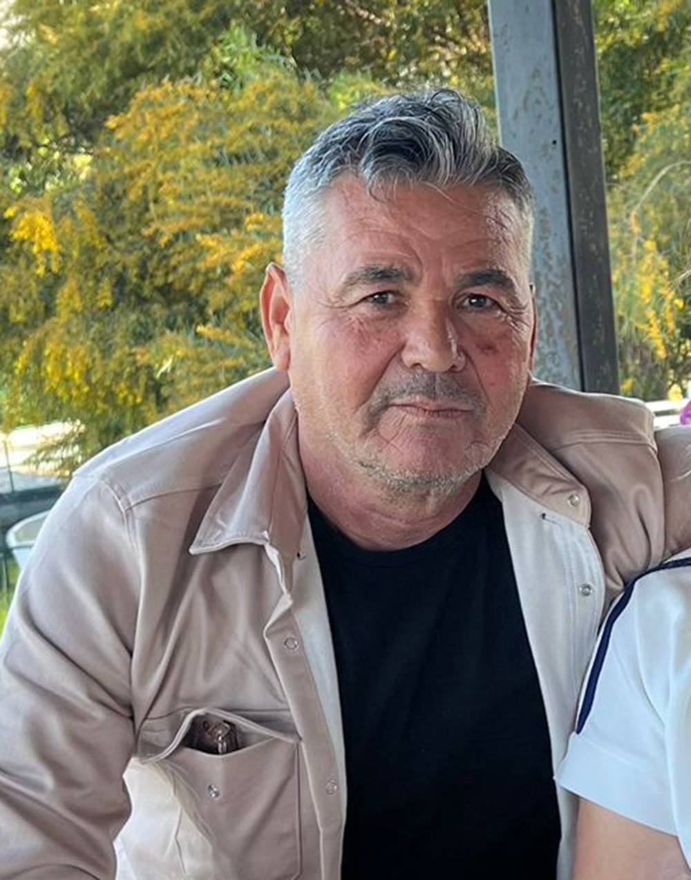 Elektrik direğine &ccedil;arpan motosikletli &ouml;ld&uuml;