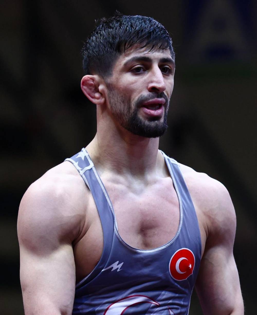 Milli g&uuml;reş&ccedil;i Kerem Kamal, grekoromen 63 kiloda bronz madalya kazandı / Video eklendi 