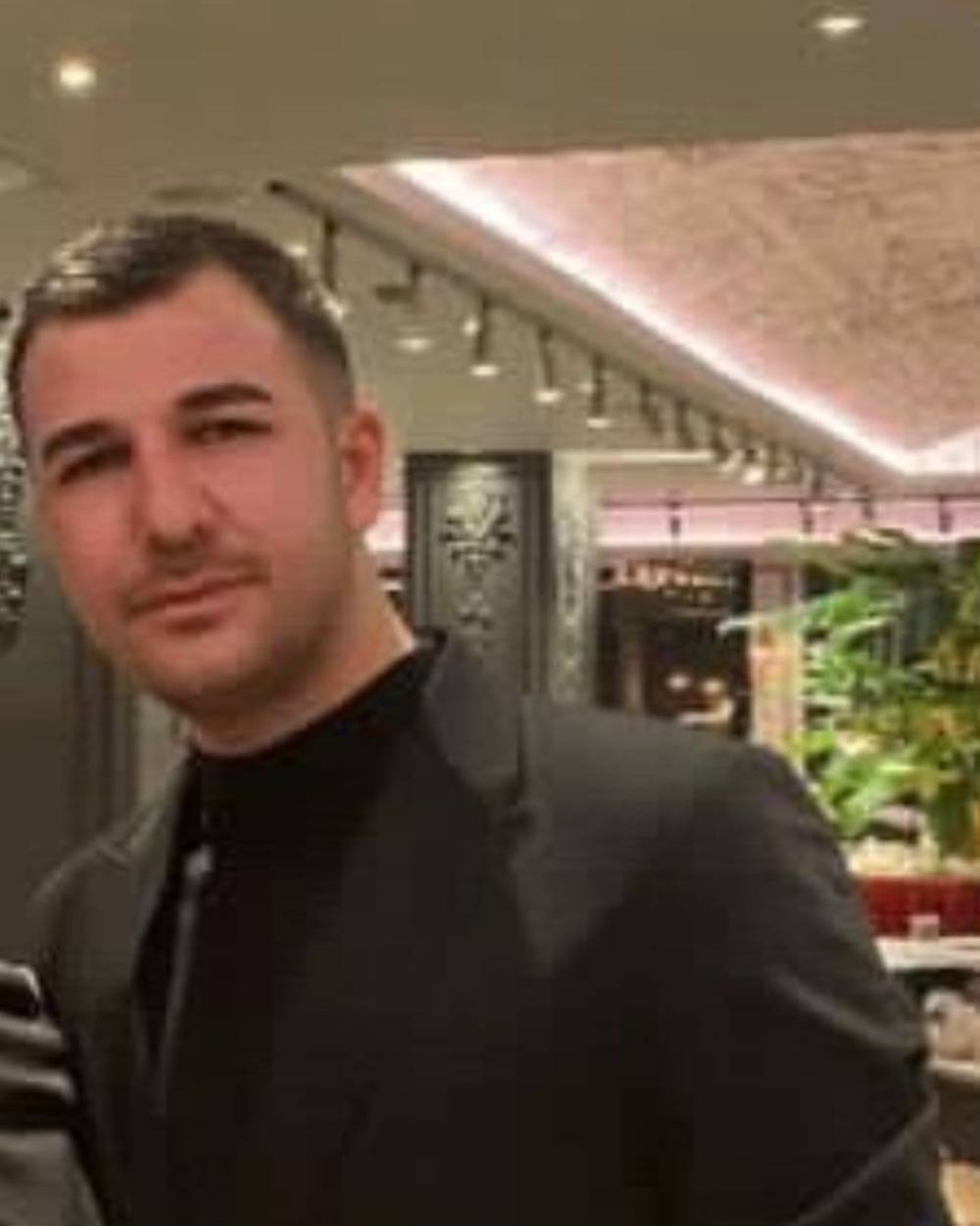 Kamyonet ile &ccedil;arpışan motosikletin s&uuml;r&uuml;c&uuml;s&uuml; &ouml;ld&uuml;