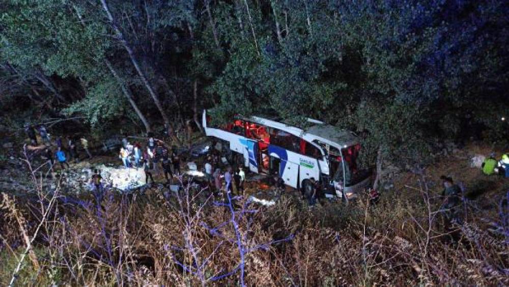 Yozgat'ta yolcu otobüsü şarampole uçtu: 11 ölü, 16 yaralı