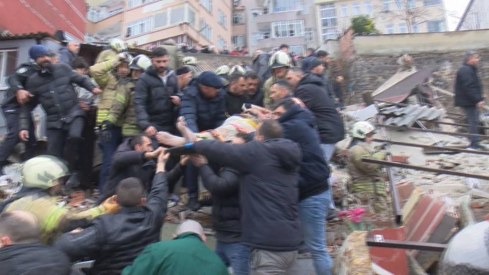 İstanbul - Fatih&rsquo;te doğal gaz kaynaklı patlamada 2 bina &ccedil;&ouml;kt&uuml;; 10 kişi kurtarıldı- 16 / Ek bilgi