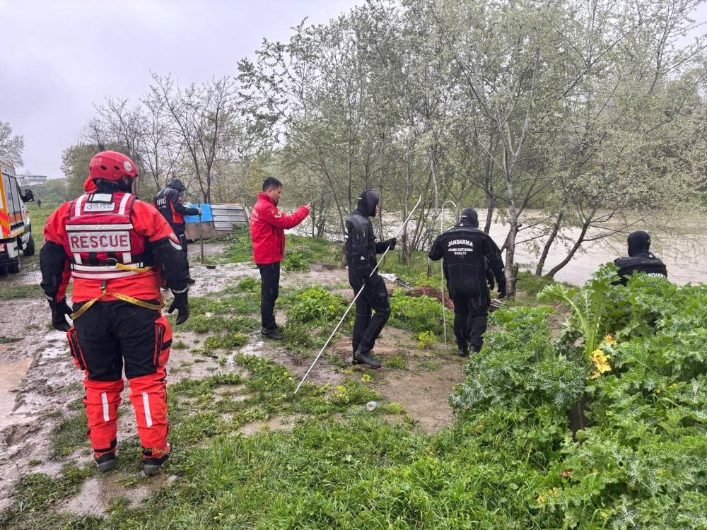 Nehirde kaybolan Ahmed&rsquo;i arama &ccedil;alışmaları yeniden başladı