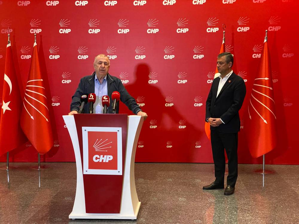 Zafer Partisi Genel Başkanı &Ouml;zdağ, CHP Genel Merkezi'nde &Ouml;zg&uuml;r &Ouml;zel ile bir araya geldi 