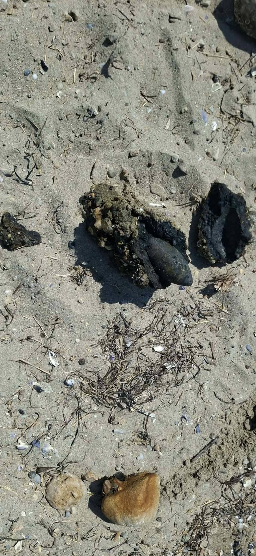 &Ccedil;anakkale'de halk plajında patlamamış top mermisi bulundu