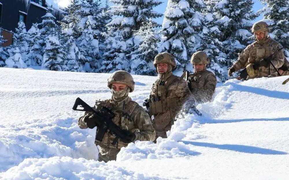 Jandarmadan karda arama kurtarma tatbikatı