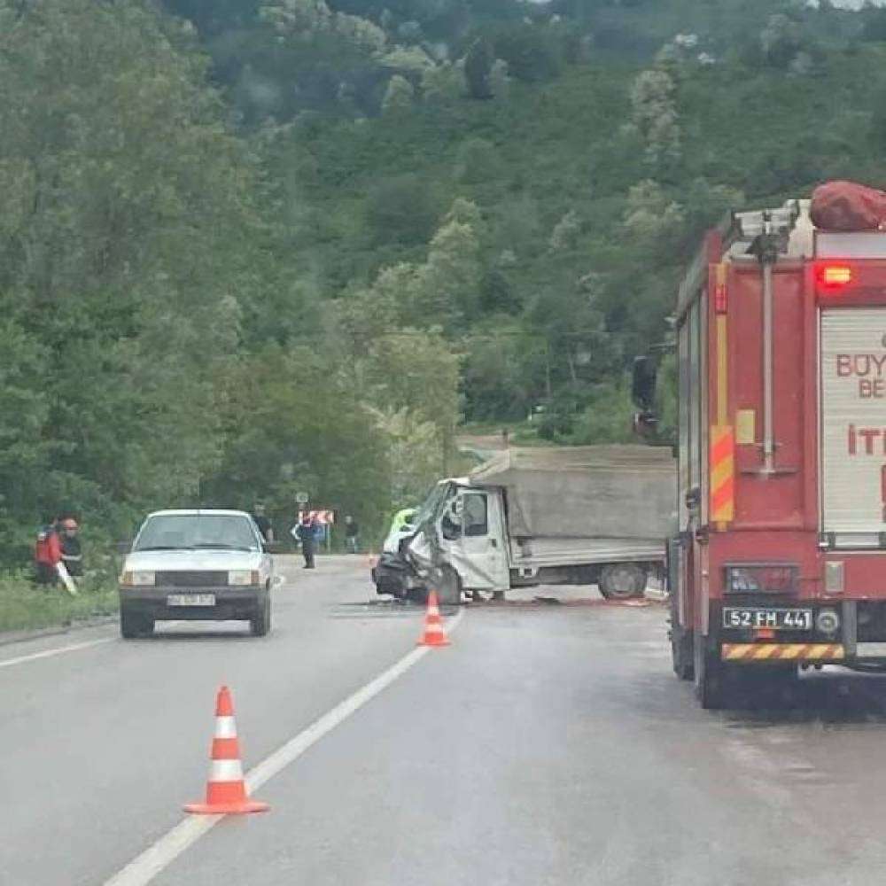Hastane yolunda kaza; anne- oğul öldü, 2 yaralı