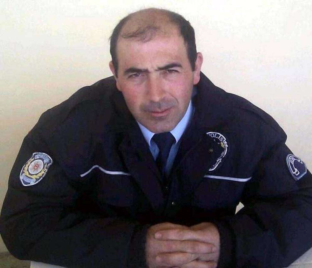 Başına spiral bıçağı saplanan emekli polis, yaşamını yitirdi