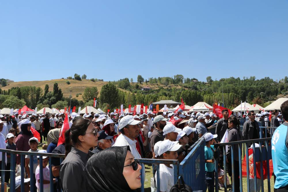 Cumhurbaşkanı Erdoğan: Eninde sonunda kan t&uuml;ccarları kaybedecek